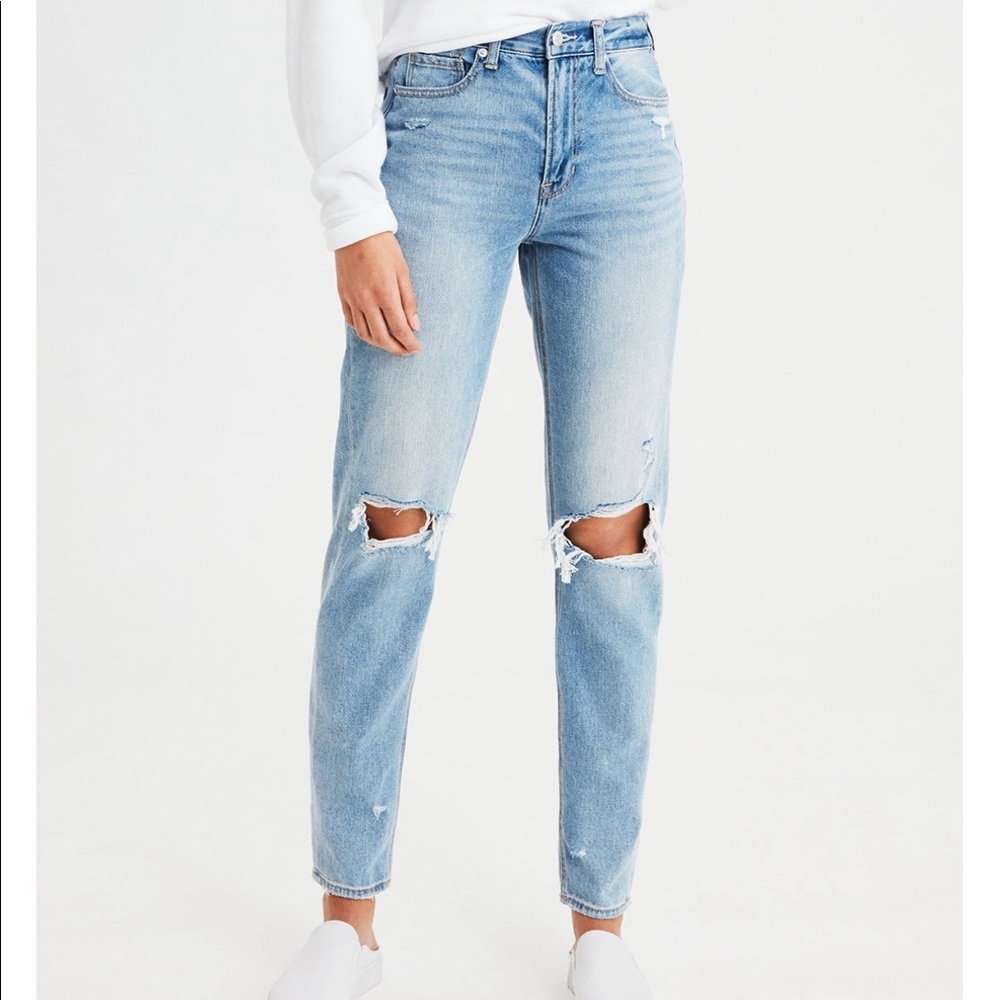 AMERICAN EAGLE-MOM JEAN